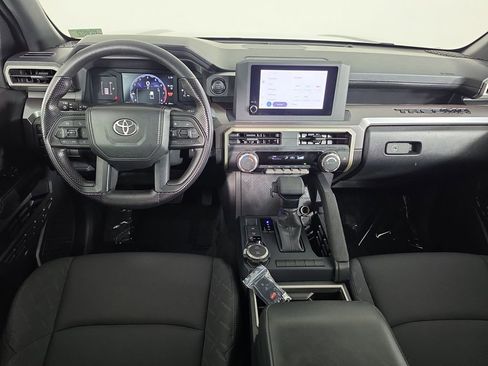 Certified 2025 Toyota Tacoma SR5 AWD/4WD image 27