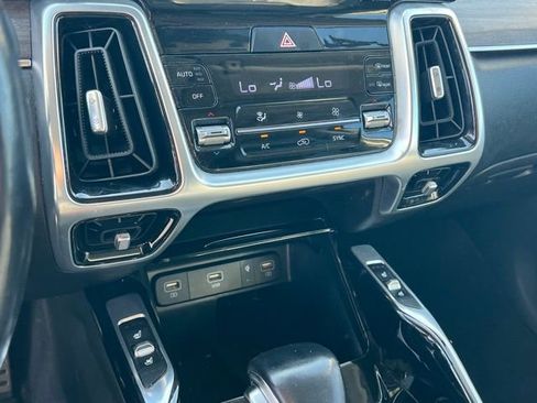 Used 2021 Kia Sorento SX Prestige AWD/4WD image 23