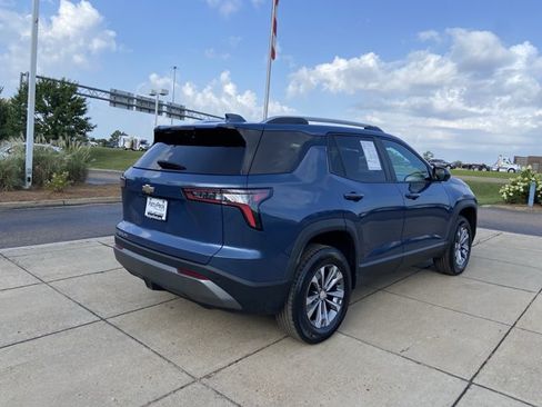 Used 2025 Chevrolet Equinox LT w/ Convenience Package II AWD/4WD image 11