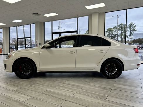 Used 2014 Volkswagen Jetta GLI image 5