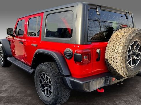 Used 2024 Jeep Wrangler Unlimited Rubicon w/ Technology Group image 4