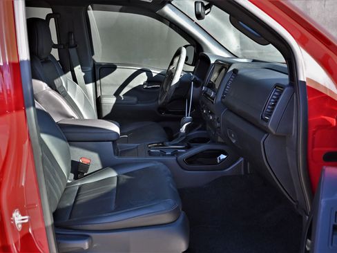 Used 2022 Nissan Frontier PRO-4X w/ Pro-4X Premium Package image 20