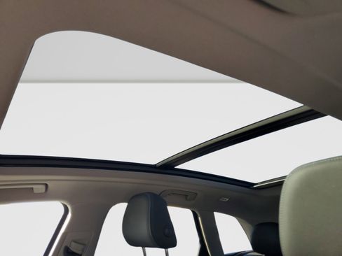 Used 2025 Audi Q5 Premium w/ Convenience Package image 34