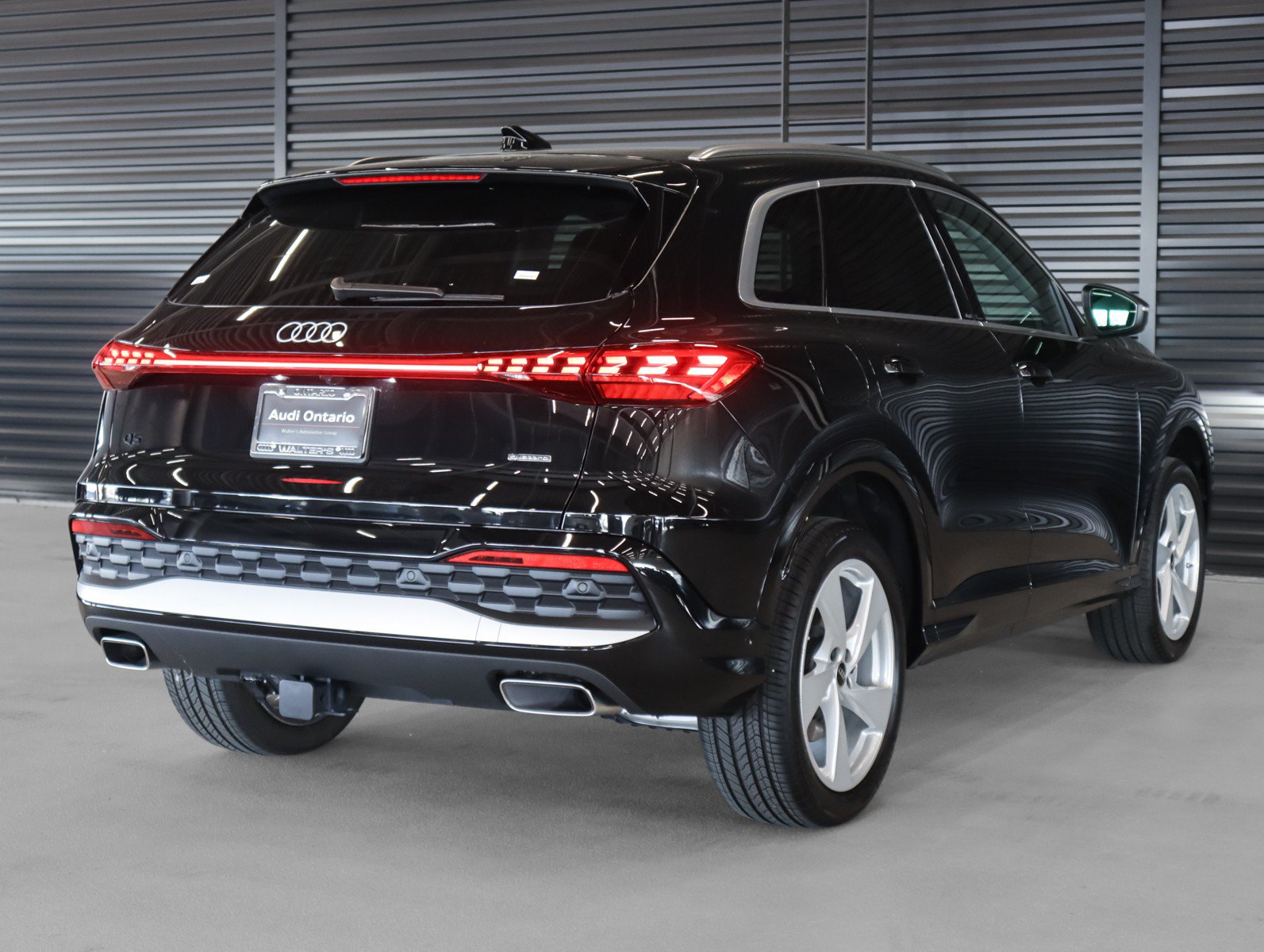 Used 2025 Audi Q5 Premium w/ Premium Plus AWD/4WD image 16