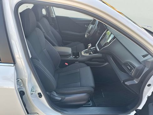 Used 2025 Subaru Outback Premium AWD/4WD image 16