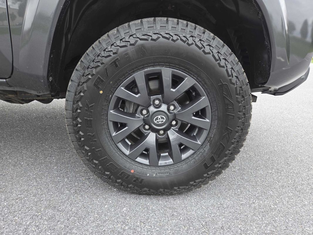Used 2023 Toyota Tacoma SR5 AWD/4WD image 29