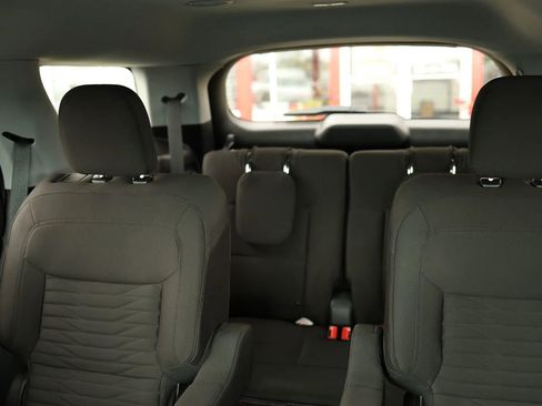 Used 2020 Ford Explorer XLT w/ Comfort Package image 26