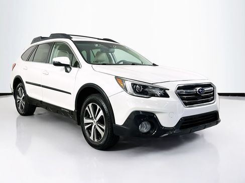 Used 2018 Subaru Outback 3.6R Limited AWD/4WD image 2