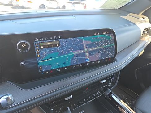 Used 2025 Chevrolet Tahoe LT image 38