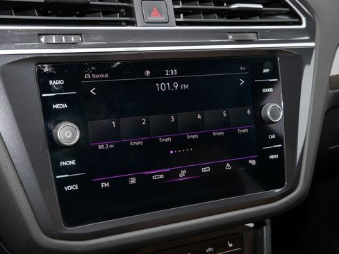 Certified 2024 Volkswagen Tiguan SE R-Line image 22