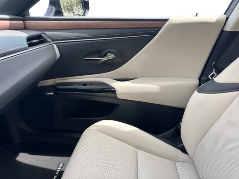 Used 2025 Lexus ES 350 w/ Premium Package FWD image 22