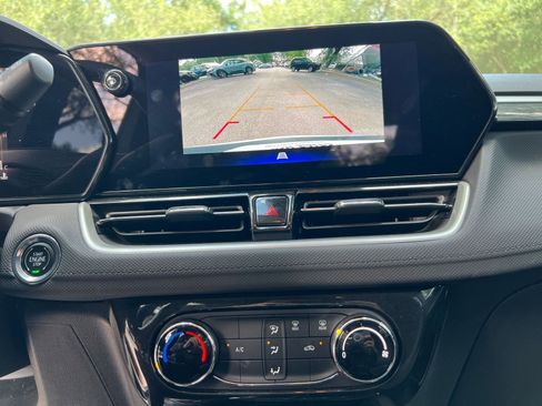 Used 2025 Chevrolet TrailBlazer LT image 17