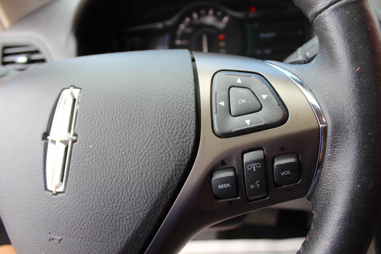 Used 2014 Lincoln MKX AWD w/ Equipment Group 102A image 13