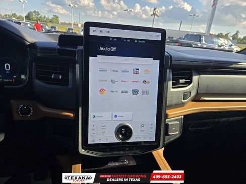 Used 2023 Ford Expedition Platinum image 21