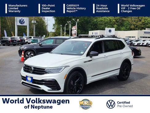 Certified 2023 Volkswagen Tiguan SE R-Line image 1