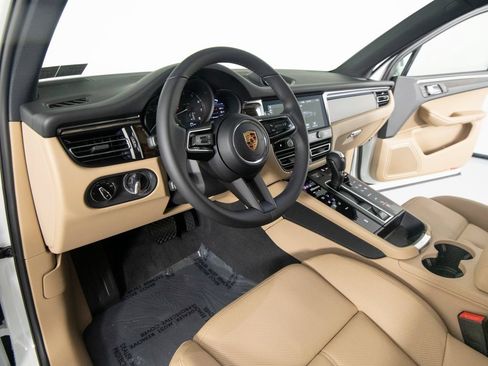 New 2026 Porsche Macan AWD/4WD image 15