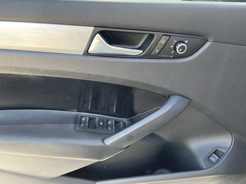 Used 2013 Volkswagen Passat 2.5 SE image 12