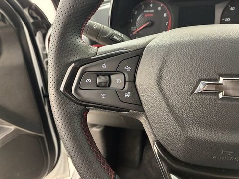 Used 2024 Chevrolet Trax RS FWD image 23