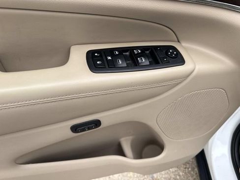 Used 2018 Jeep Grand Cherokee Limited image 15