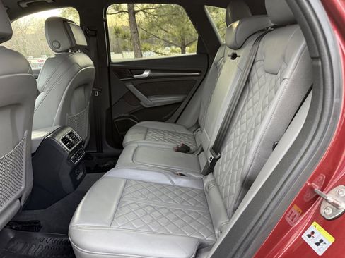 Used 2018 Audi SQ5 Prestige w/ Prestige Package image 38