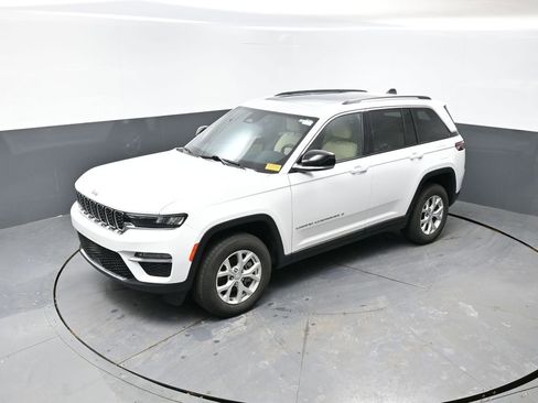 Used 2023 Jeep Grand Cherokee Limited image 19