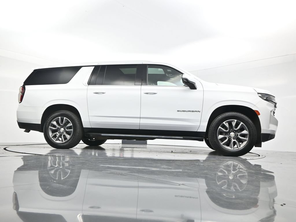 Used 2022 Chevrolet Suburban LT w/ LT Signature Plus Package AWD/4WD image 47