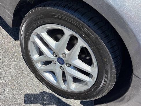 Used 2014 Ford Fusion SE FWD image 14