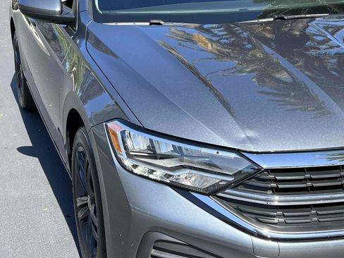 Used 2023 Volkswagen Jetta SE w/ Panoramic Sunroof Package FWD image 29