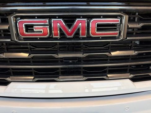 Used 2024 GMC Sierra 2500 AT4 w/ AT4 Premium Plus Package AWD/4WD image 16