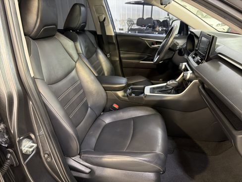 Used 2021 Toyota RAV4 XLE Premium FWD image 12