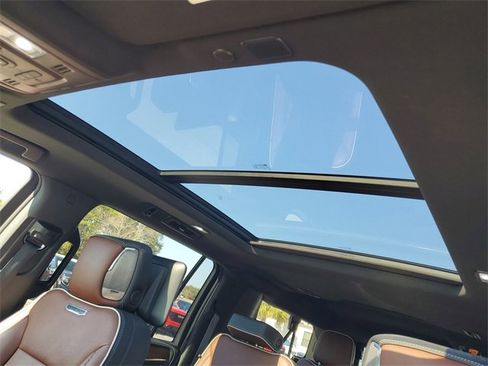 Used 2023 GMC Yukon XL Denali Ultimate image 10