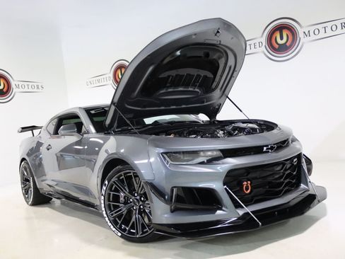 Used 2022 Chevrolet Camaro ZL1 RWD image 71