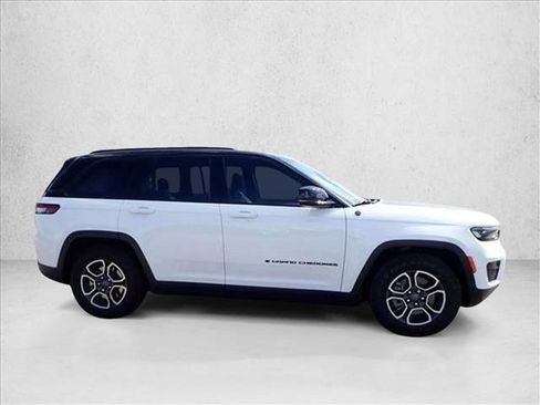 Used 2023 Jeep Grand Cherokee Trailhawk image 5