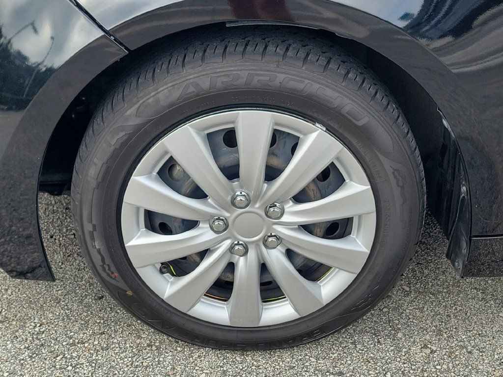 Used 2024 Toyota Corolla LE FWD image 6