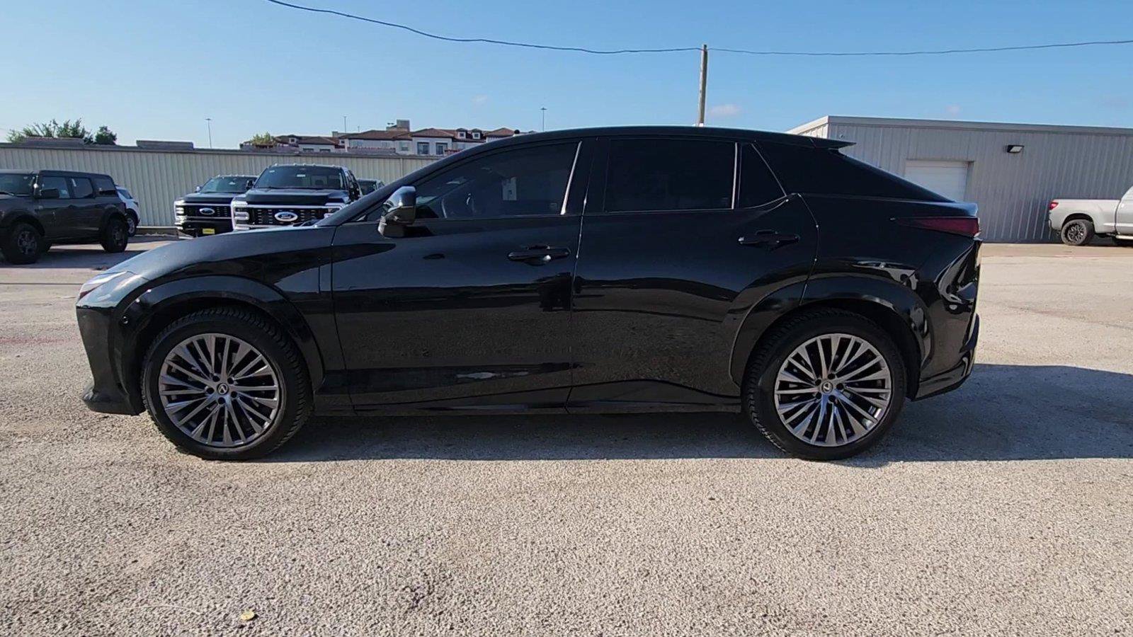 Used 2023 Lexus RZ 450e Premium w/ Accessory Package (2T) AWD/4WD image 5
