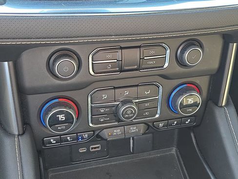 Used 2023 Chevrolet Tahoe Premier image 24