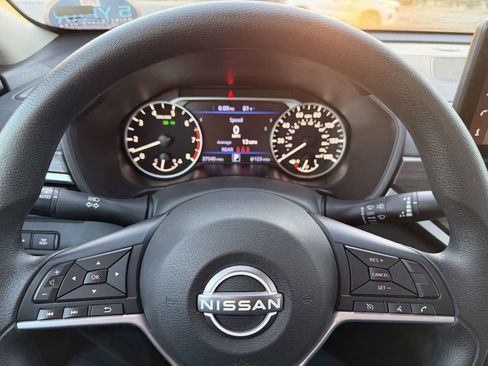 Used 2025 Nissan Altima 2.5 SV w/ SV Special Edition Package image 18