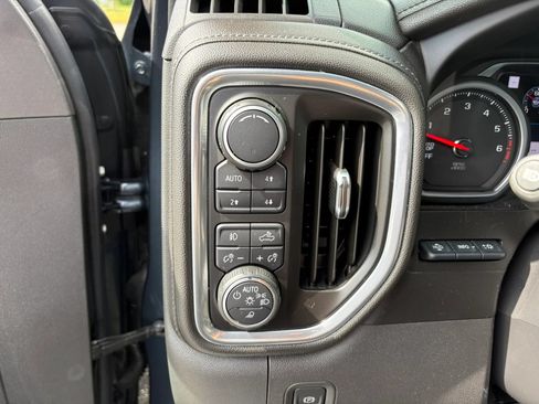 Used 2019 Chevrolet Silverado 1500 LTZ w/ LTZ Premium Package AWD/4WD image 32