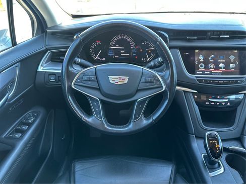 Used 2018 Cadillac XT5 Luxury w/ Driver Awareness Package image 16