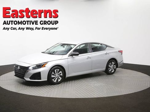 Used 2024 Nissan Altima 2.5 S FWD image 55
