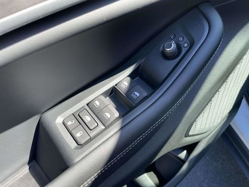 New 2025 Jeep Grand Cherokee L Limited w/ Black Appearance Package image 24