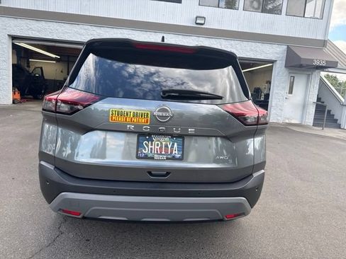 Used 2023 Nissan Rogue S AWD/4WD image 4