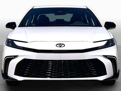 New 2026 Toyota Camry Hybrid FWD image 3