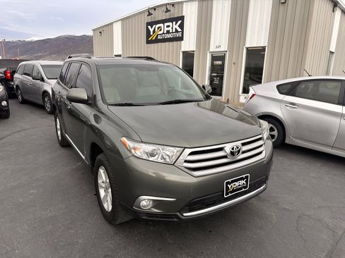 Used 2011 Toyota Highlander SE w/ Tow Pkg image 1