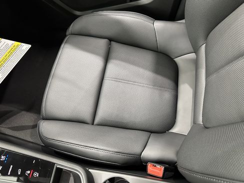 New 2025 Porsche Macan image 52