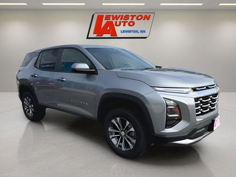 New 2026 Chevrolet Equinox LT image 2