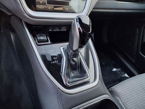 Used 2024 Subaru Outback Premium image 11