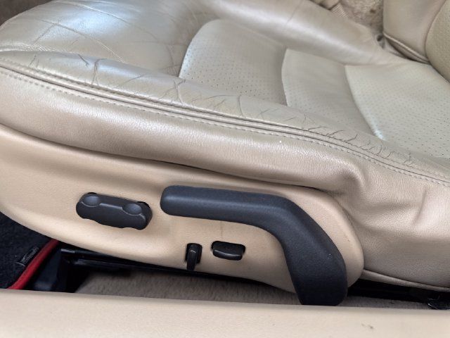 Used 2005 Chevrolet Corvette Convertible w/ Preferred Equipment Group RWD image 39