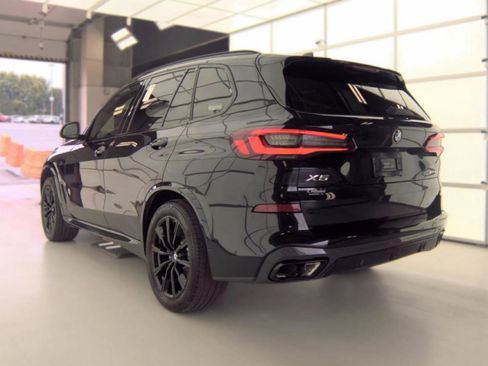 Used 2021 BMW X5 xDrive40i w/ M Sport Package AWD/4WD image 3