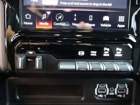 Used 2024 RAM 3500 Laramie w/ Night Edition image 29